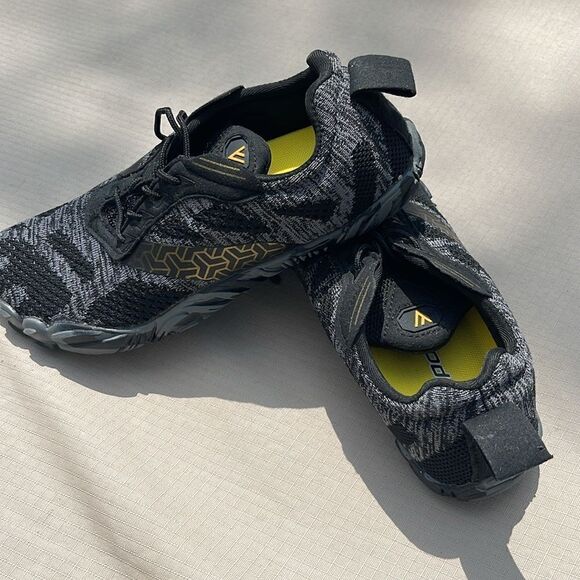 Water Shoes for Women Quick-Dry Aqua Sock Barefoot for Lake, River, Never Worn - Picture 2 of 6